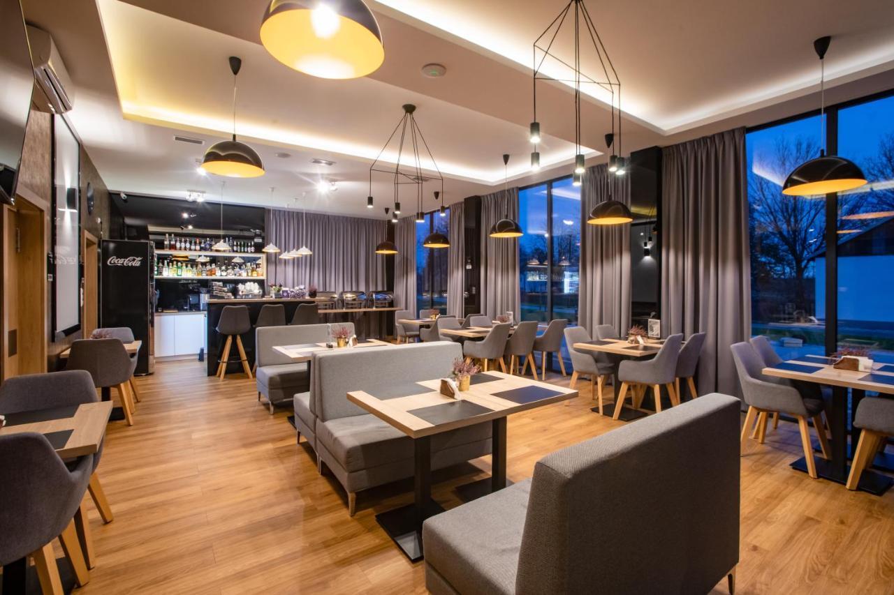 Hotel Holistic à Solec-Zdrój Extérieur photo